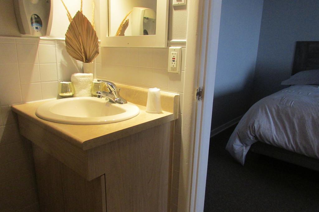 Motel Nanook แคป-ชาต์ ภายนอก รูปภาพ